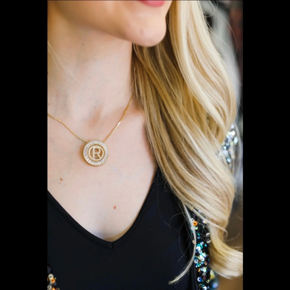 Initial Letter R Necklace - Picture 5 of 5